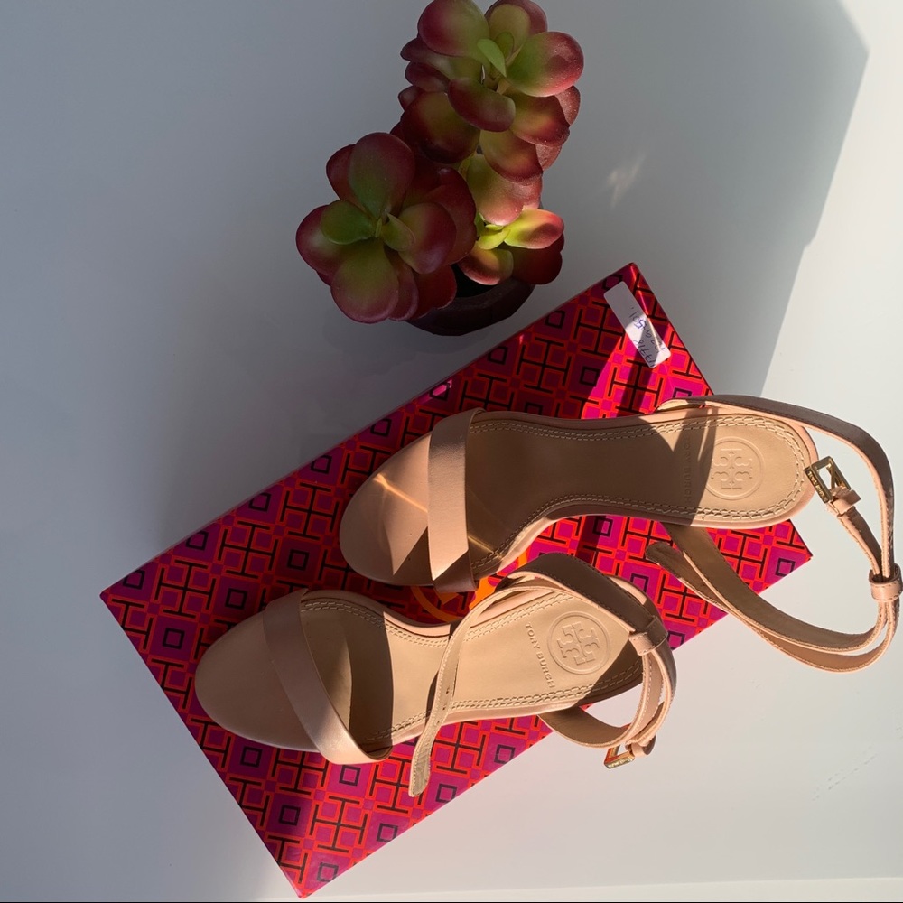 Elana Sandal | Tory Burch - Picture 2 of 4